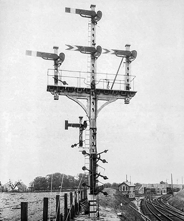 Melton West signal gantry