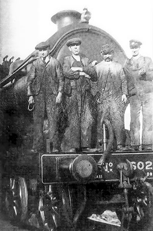 Engine cleaning c.1939