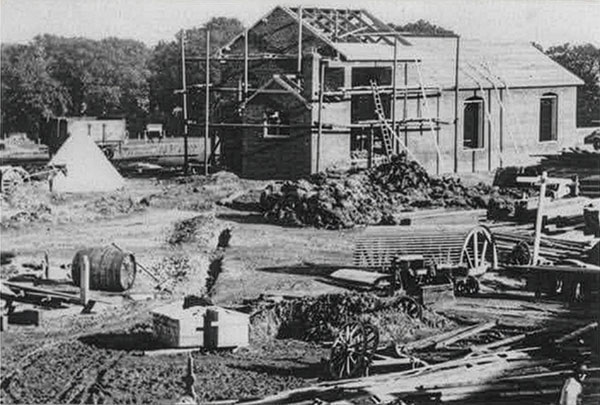 Goods shed construction 4881