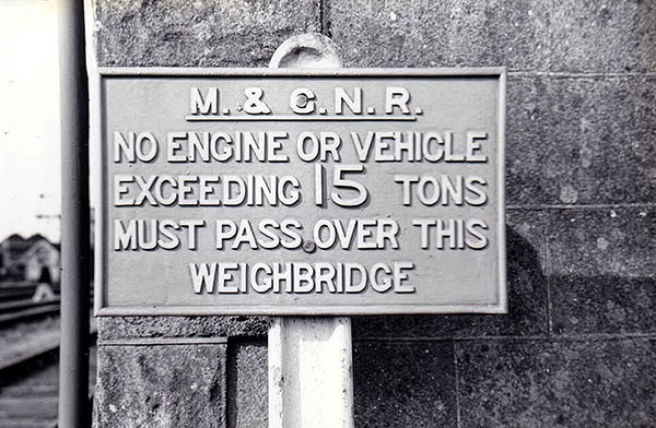 Weighbridge sign