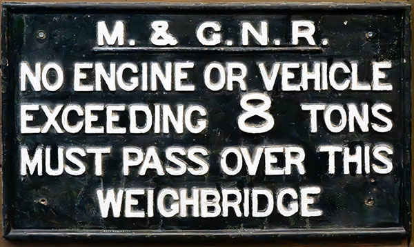 8 ton weighbridge sign