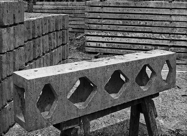 Concrete reiforced girder