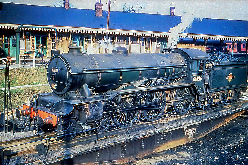 B17 Harlaxton Manor